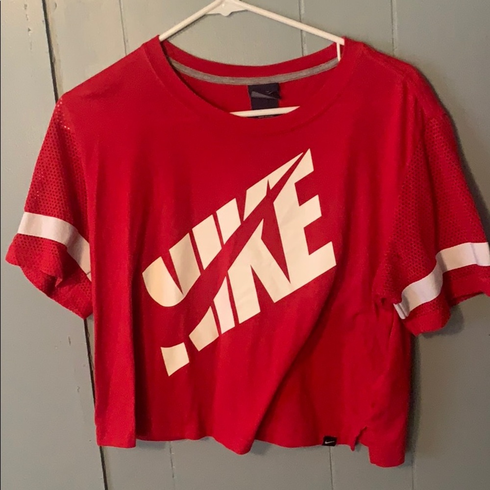Nike cropped sports tee